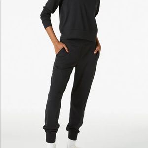 NWOT Outdoor Voices All Day Jogger size small